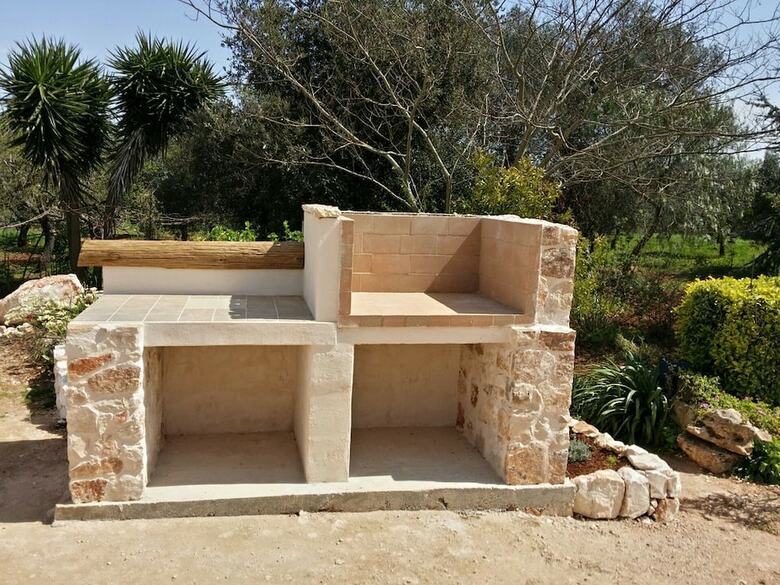 Trullo Madia With Shared Jacuzzi For A Memorable Stay In Nature And Relax