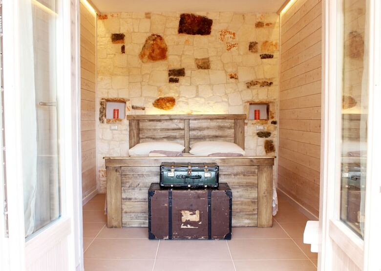 Trullo Madia With Shared Jacuzzi For A Memorable Stay In Nature And Relax