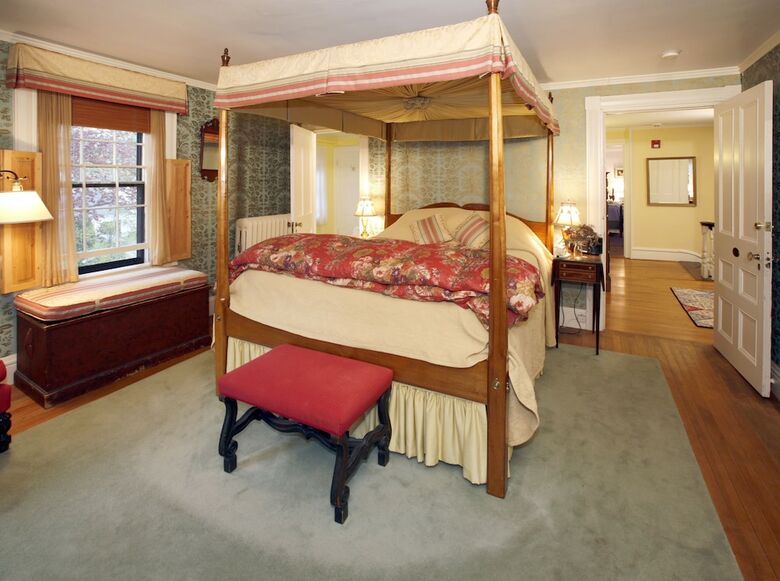 Bed & Breakfast Inn At Bath