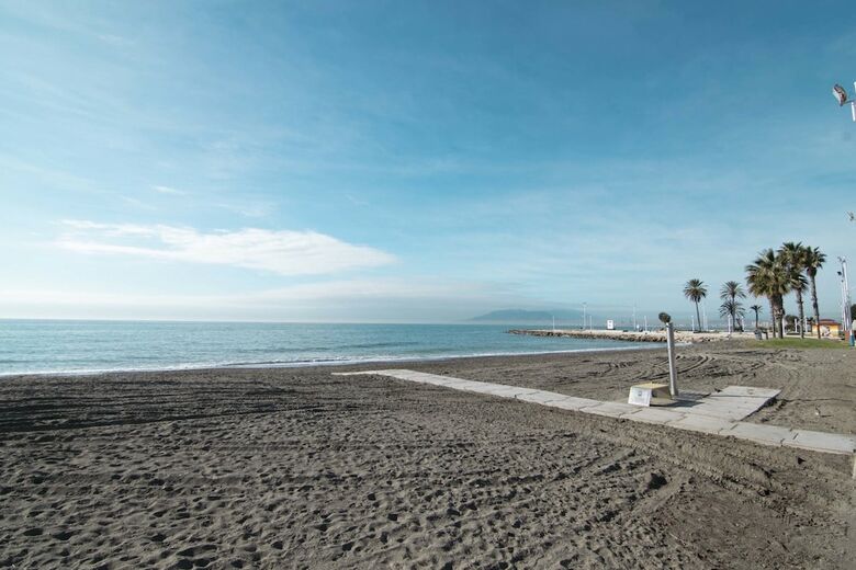 Apartamentos Letmalaga Cremades Beach