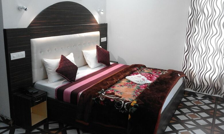 Hotel Raja's Palace
