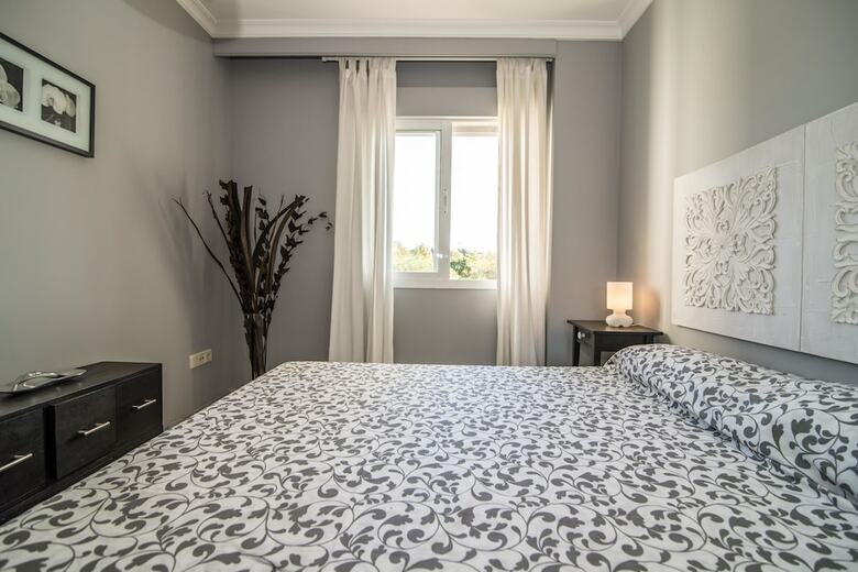 Apartamentos Letmalaga Dama de Noche