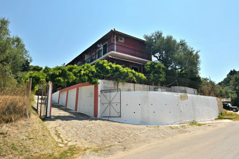 Hotel Studios Dimitris Giatras