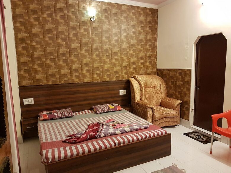 Hostal Sonu Guest House