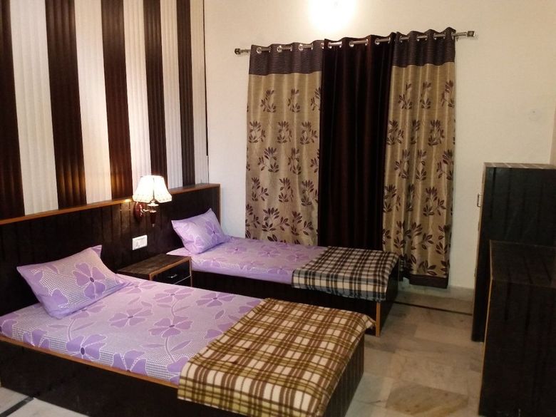 Hostal Sonu Guest House