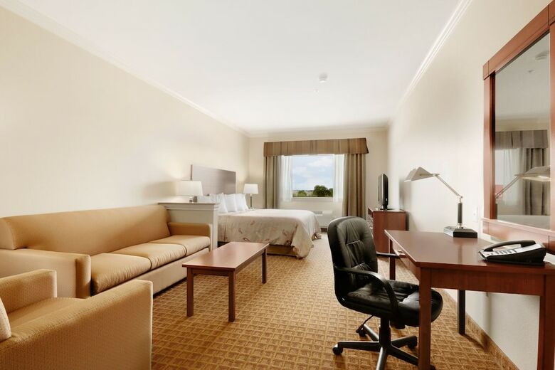 Hotel Ramada By Wyndham College Station