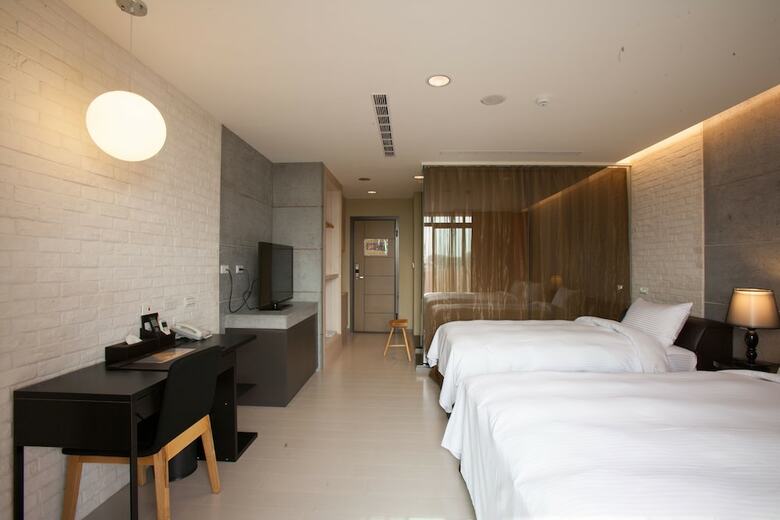 823-tourist Hotel