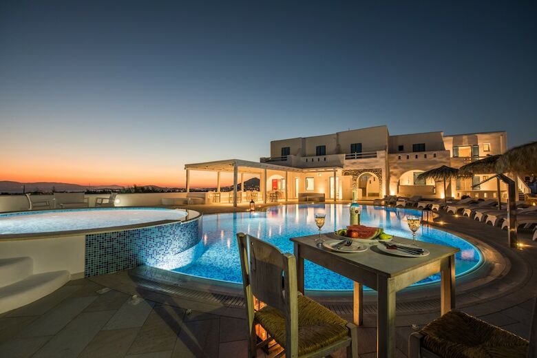 Apartamentos Cycladic Islands Hotel & Spa