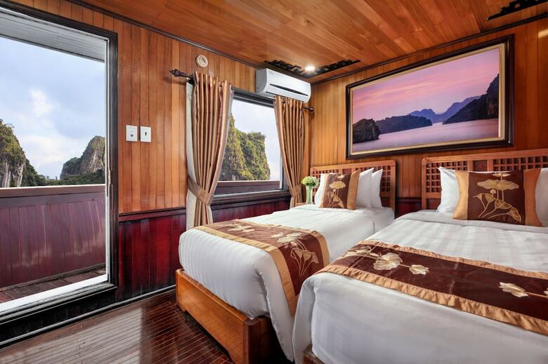 Cozy Bay Classic Cruise