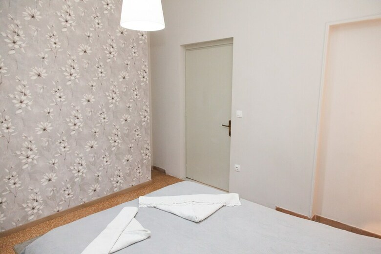Fabulous Apartment Across Flisvos