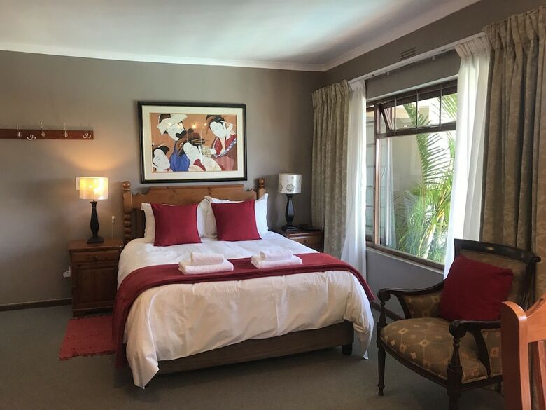 Hotel Dolphin Circle Bed And Breakfast