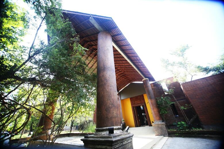 Aswadduma Hotel