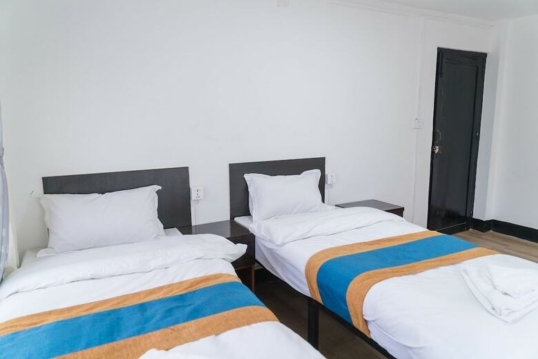 Hotel 32 Steps Hostel