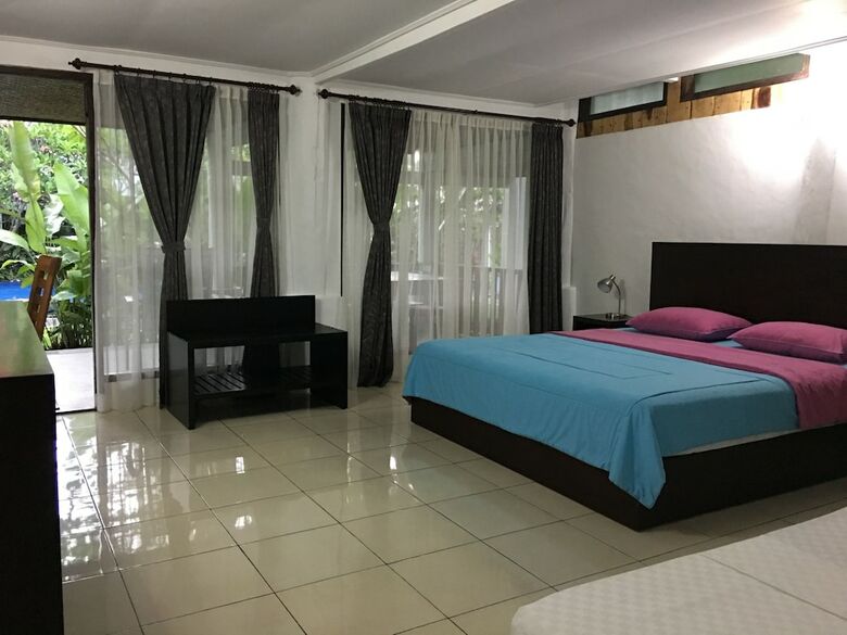 Bed & Breakfast White Orchid Eco Resort