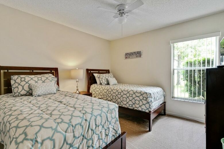 4br Pool Home In Orange Tree By Shv