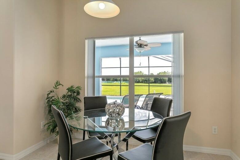 4br Pool Home In Orange Tree By Shv