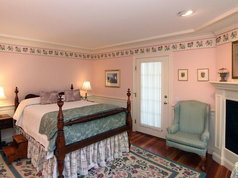 Bed & Breakfast Whalewalk Inn And Spa