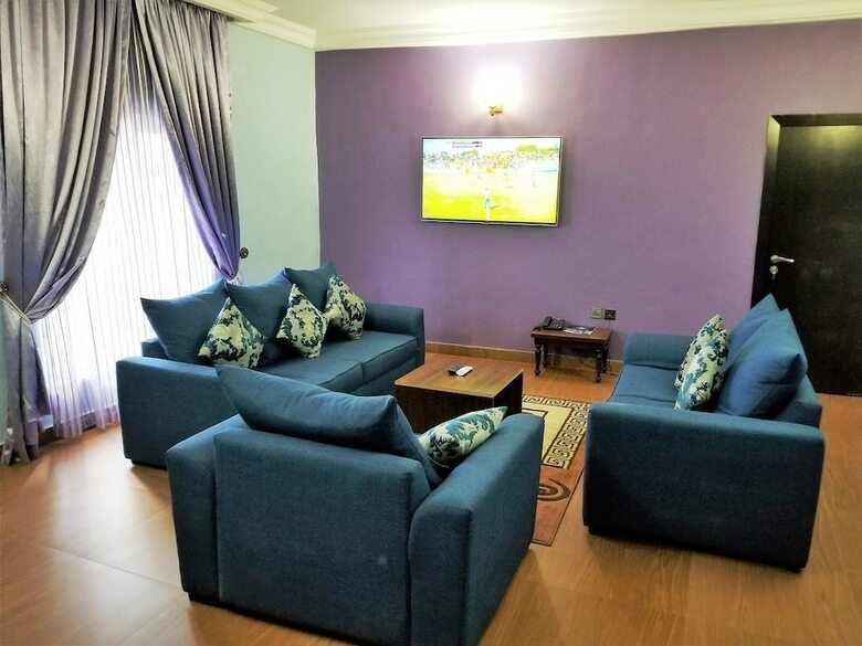 Nandas Hotel