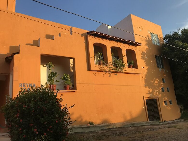 Hostal Casa Mexicana La Reyna