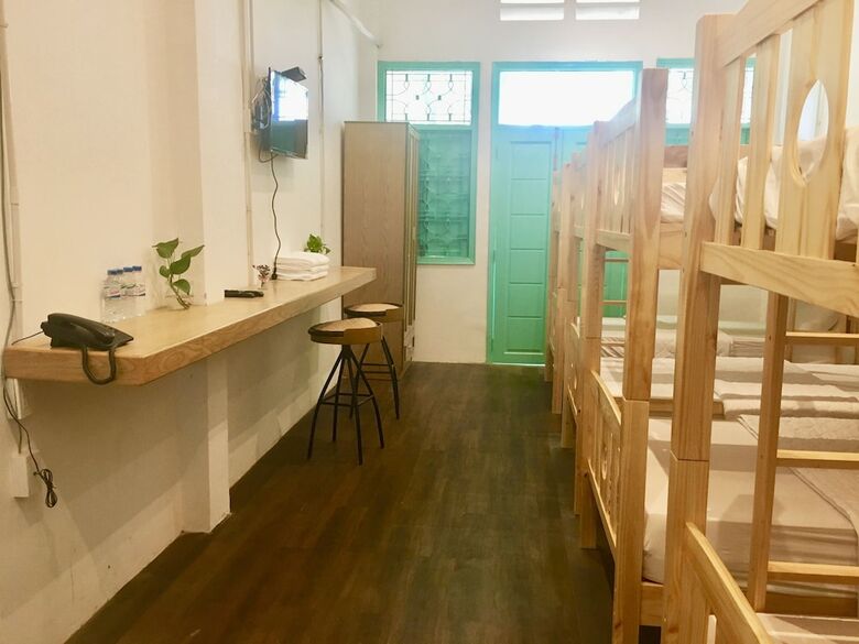 Hostal Queen Boutique Hotel - Hostel