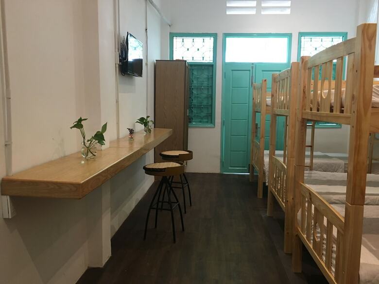 Hostal Queen Boutique Hotel - Hostel