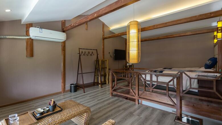 Floral Hotel Xijiang Banshan Yunfu