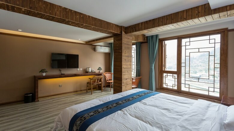 Floral Hotel Xijiang Banshan Yunfu