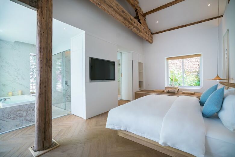 Floral Hotel Lijiang Guangyin Designer