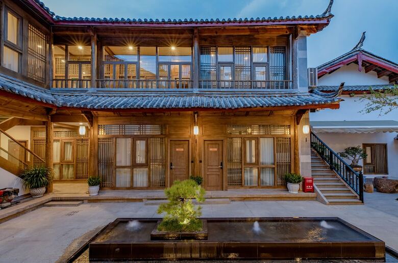 Floral Hotel Lijiang Qinyuan