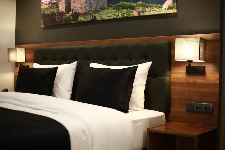 Hotel Azra Suite Otel