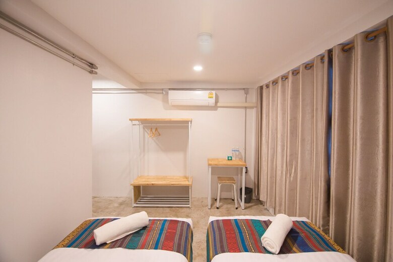 Hotel Suree House