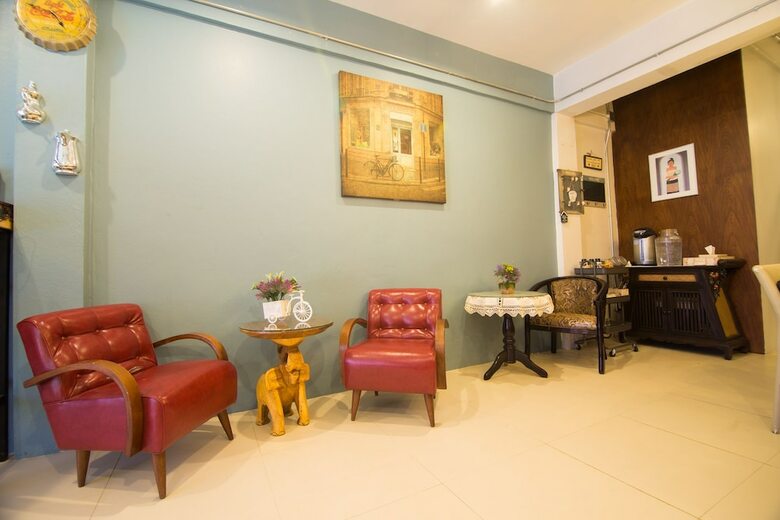 Hotel Suree House