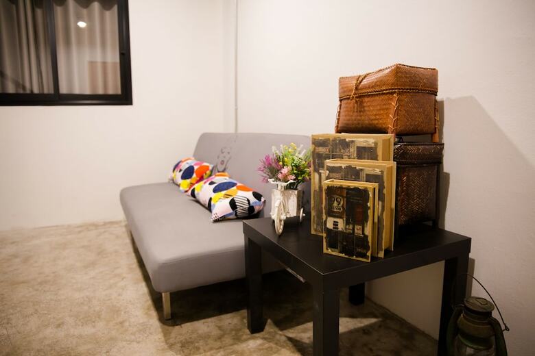 Hotel Suree House