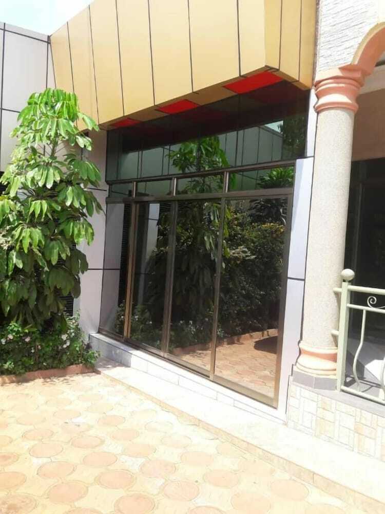 Bed & Breakfast Modern Villa Hotel