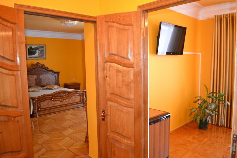 Hotel Family House