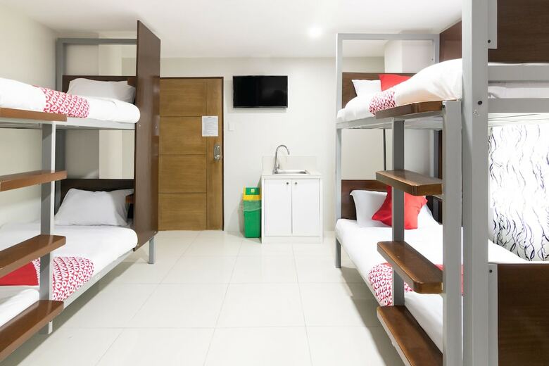 Hotel Oyo 152 Sangco Condotel