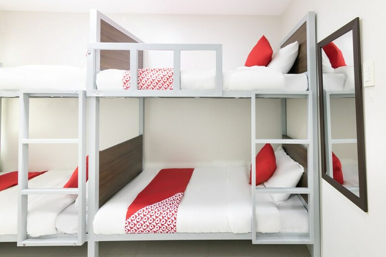 Hotel Oyo 152 Sangco Condotel