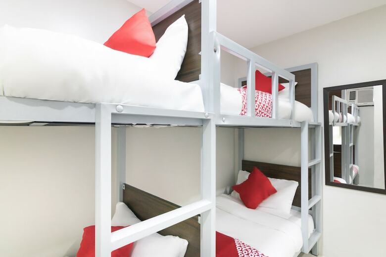 Hotel Oyo 152 Sangco Condotel