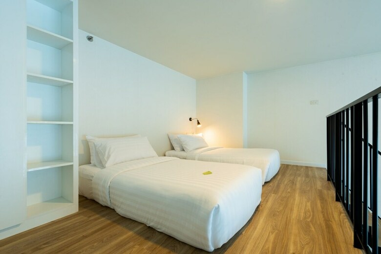 Q-box Hotel Bangkok Blossom