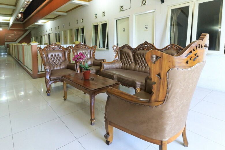 Hotel Babussalam Homestay