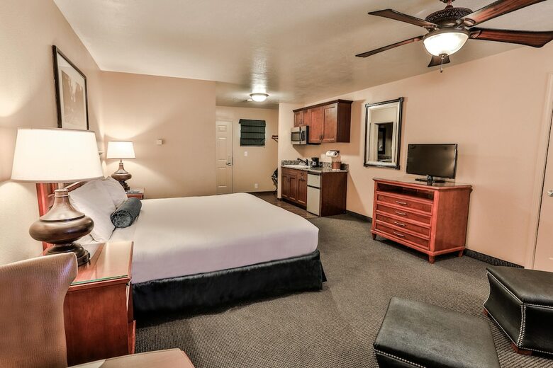 Hotel The Springs Resort & Spa