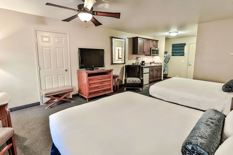 Hotel The Springs Resort & Spa