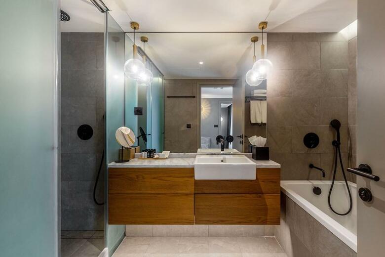 Hotel Bob W Eolou