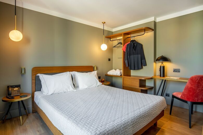 Hotel Bob W Eolou