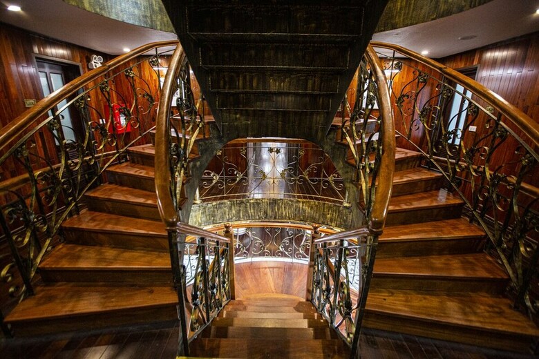 Indochine Cruise Lan Ha Bay