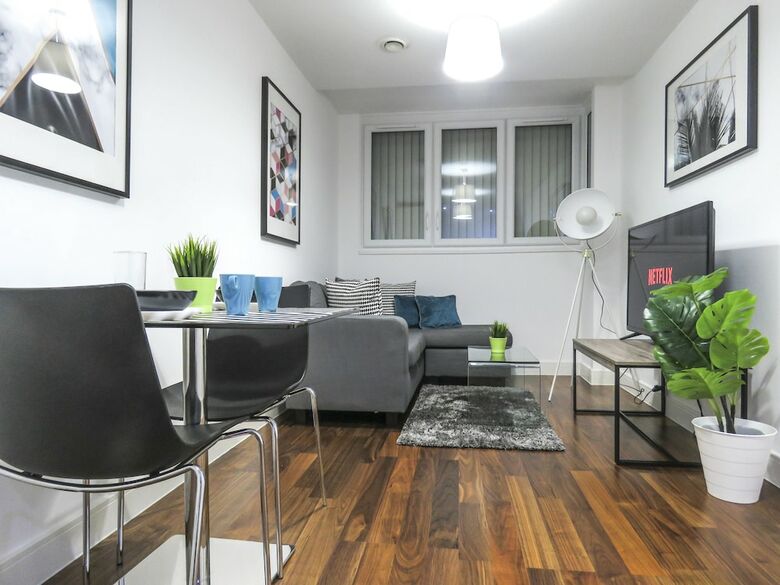Tudors Esuites - Hagley Rd Double Bed Apartment