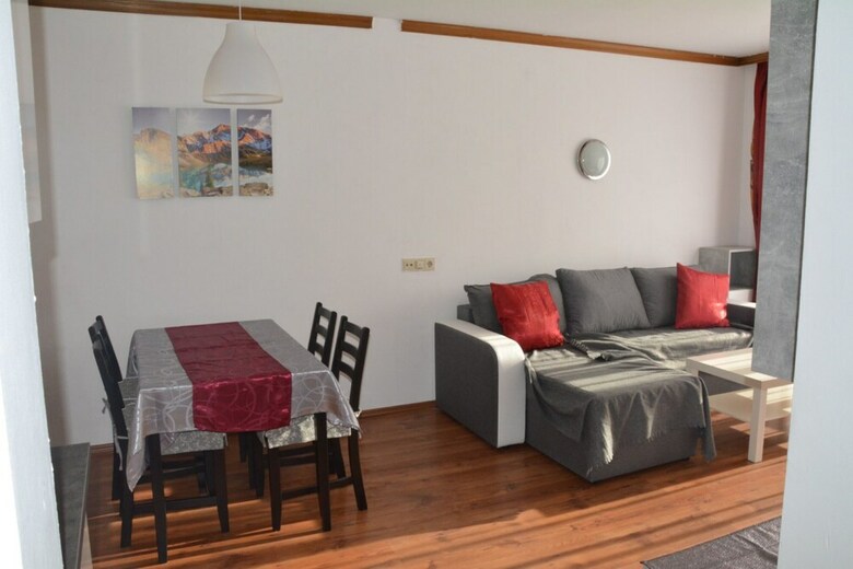 Four Seasons Apartment