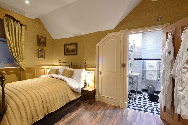 Hotel The Aston Tavern