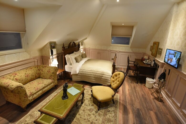 Hotel The Aston Tavern