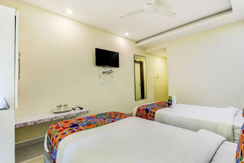 Fabhotel Sri Mayuri